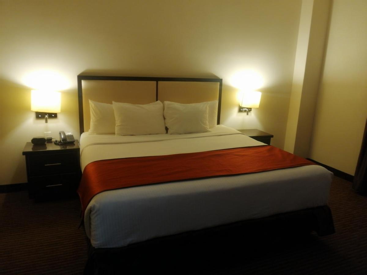 Best Western Plus La Mina Parral Eksteriør bilde